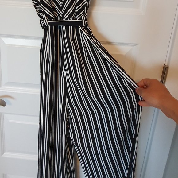 NWOT - Banana Republic jumpsuit (size 2) - Picture 5 of 5
